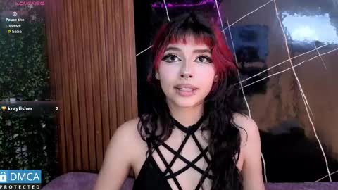 Snapshot of raven_rox_ chatting on May 4, 7:21 pm raven_rox_ online show from May 4, 7:21 pm