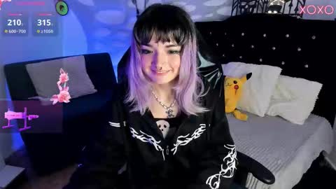 ravencollen online show from October 31, 2:12 am