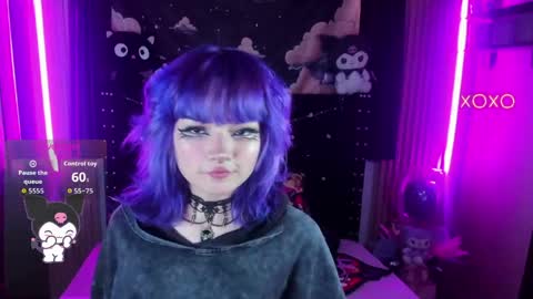 ravencollen online show from April 20, 8:32 pm