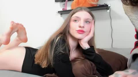 Snapshot of raveneusbiter chatting on June 22, 7:16 am Raveneusbiter online show from June 22, 7:16 am
