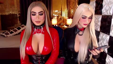 ravenmystiquex online show from May 2, 7:02 am