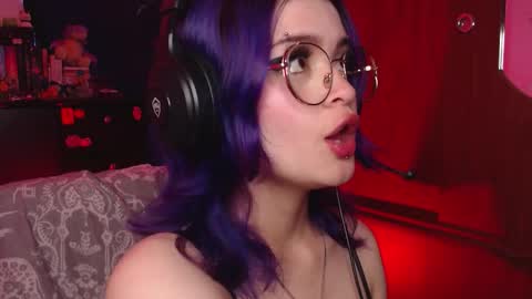 Snapshot of raventh_ chatting on October 12, 7:35 pm raventh_ online show from October 12, 7:35 pm