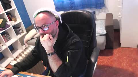 ravingr3d3 online show from March 9, 2:10 pm