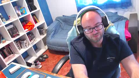 Snapshot of ravingr3d3 chatting on May 6, 2:00 pm ravingr3d3 online show from May 6, 2:00 pm