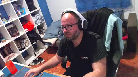Snapshot of ravingr3d3 chatting on May 9, 11:10 pm ravingr3d3 online show from May 9, 11:10 pm