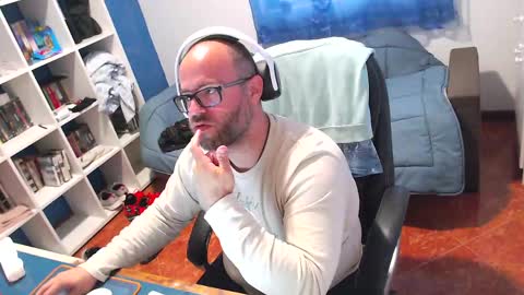 Snapshot of ravingr3d3 chatting on May 13, 1:30 pm ravingr3d3 online show from May 13, 1:30 pm