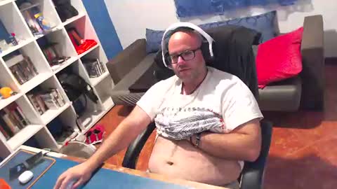 Snapshot of ravingr3d3 chatting on June 18, 11:09 pm ravingr3d3 online show from June 18, 11:09 pm