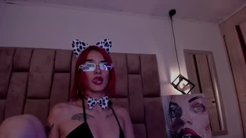 ravynrouge_ online show from October 22, 2:01 am