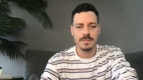 Snapshot of rawspn chatting on February 8, 10:51 am rawspn online show from February 8, 10:51 am