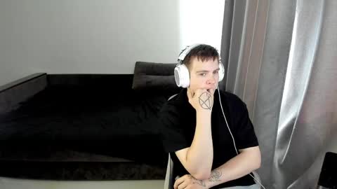 Snapshot of ray_hill chatting on April 30, 8:09 am Ray online show from April 30, 8:09 am