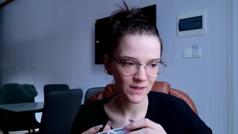 Ray-Ray online show from December 14, 1:22 am