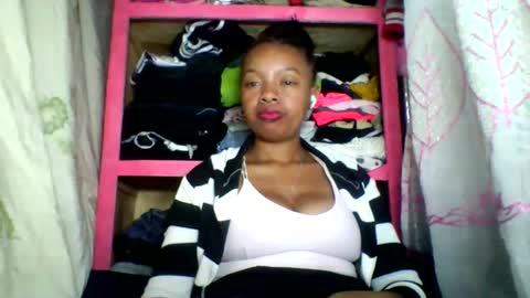 Snapshot of rayana_69 chatting on May 16, 12:51 am rayana_69 online show from May 16, 12:51 am