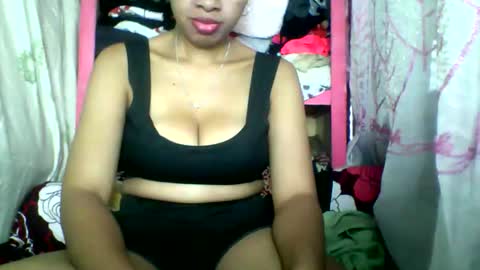Snapshot of rayana_69 chatting on May 30, 11:29 am rayana_69 online show from May 30, 11:29 am