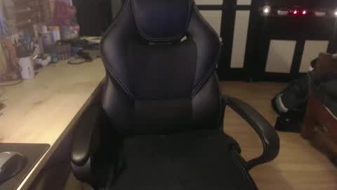 Snapshot of raymann8 chatting on March 3, 9:21 pm Ray online show from March 3, 9:21 pm