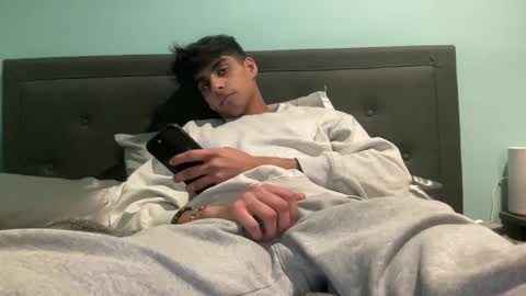 Snapshot of raymondg8596 chatting on February 3, 10:32 pm raymondg8596 online show from February 3, 10:32 pm