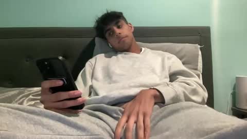 Snapshot of raymondg8596 chatting on February 4, 1:56 am raymondg8596 online show from February 4, 1:56 am