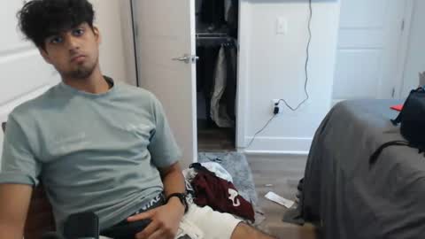 Snapshot of raymondg8596 chatting on September 16, 6:31 pm raymondg8596 online show from September 16, 6:31 pm