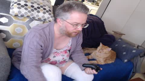 Snapshot of raymondsun chatting on December 25, 6:41 pm Sunshine Ray online show from December 25, 6:41 pm