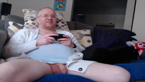 Snapshot of raymondsun chatting on January 5, 7:07 pm Sunshine Ray online show from January 5, 7:07 pm