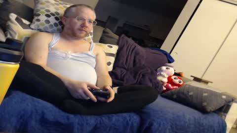 Snapshot of raymondsun chatting on January 19, 4:01 am Sunshine Ray online show from January 19, 4:01 am