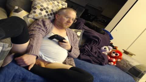 Snapshot of raymondsun chatting on January 19, 11:53 pm Sunshine Ray online show from January 19, 11:53 pm