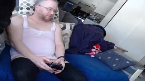 Snapshot of raymondsun chatting on January 26, 5:23 pm Sunshine Ray online show from January 26, 5:23 pm