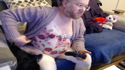 Snapshot of raymondsun chatting on February 13, 11:26 pm Sunshine Ray online show from February 13, 11:26 pm