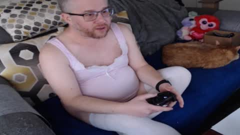 Snapshot of raymondsun chatting on November 8, 5:12 pm Sunshine Ray online show from November 8, 5:12 pm