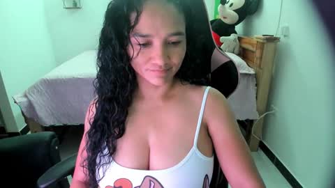Danna online show from October 21, 3:57 pm