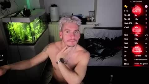 Rayzel online show from March 15, 11:00 pm