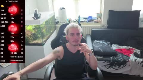 Snapshot of rayzel31 chatting on May 2, 1:16 pm Rayzel online show from May 2, 1:16 pm