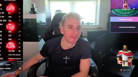 Snapshot of rayzel_white chatting on June 16, 3:14 pm Rayzel White online show from June 16, 3:14 pm