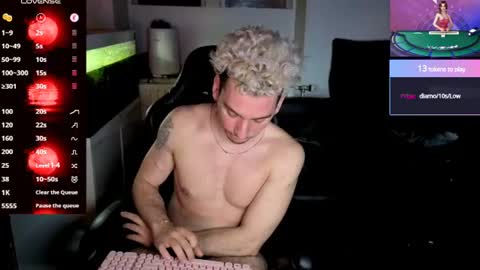 Snapshot of rayzel_white chatting on July 6, 1:02 am Rayzel White online show from July 6, 1:02 am