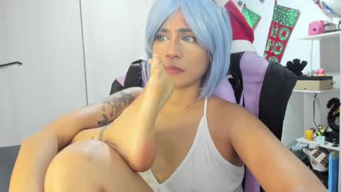 Snapshot of rea_winry chatting on December 13, 4:54 am Rea online show from December 13, 4:54 am