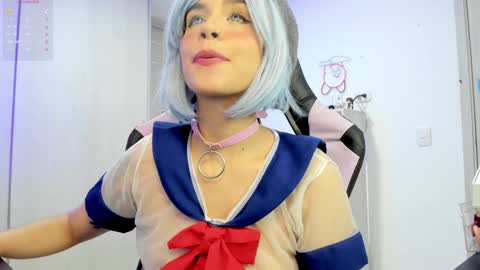 Snapshot of rea_winry chatting on January 25, 6:45 am Rea online show from January 25, 6:45 am