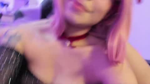 Snapshot of rea_winry chatting on February 18, 4:26 am Rea online show from February 18, 4:26 am