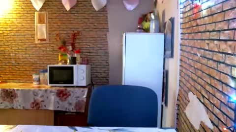 real_coupl3 online show from April 21, 11:27 am