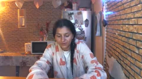 Snapshot of real_coupl3 chatting on May 30, 7:44 pm real_coupl3 online show from May 30, 7:44 pm