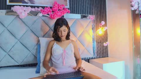 Snapshot of real_doncella_pussy chatting on April 23, 8:55 pm DONCELLA online show from April 23, 8:55 pm