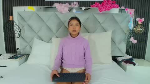 Snapshot of real_doncella_pussy chatting on May 29, 6:39 pm DONCELLA online show from May 29, 6:39 pm