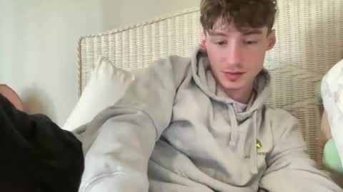 Snapshot of realbeaumance chatting on April 6, 12:39 pm realbeaumance online show from April 6, 12:39 pm