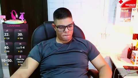 Snapshot of realjoel chatting on May 25, 12:33 pm Joel online show from May 25, 12:33 pm