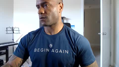 Snapshot of realreyblack chatting on October 26, 3:18 pm Rey online show from October 26, 3:18 pm