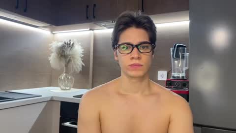 Snapshot of realsupermichael chatting on February 14, 5:36 pm AliceEve online show from February 14, 5:36 pm