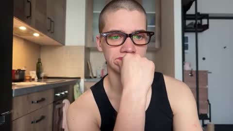 AliceEve online show from April 14, 3:56 am