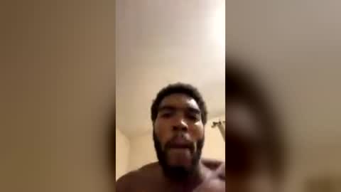 Snapshot of realtrub235ii chatting on July 17, 5:03 am realtrub235ii online show from July 17, 5:03 am