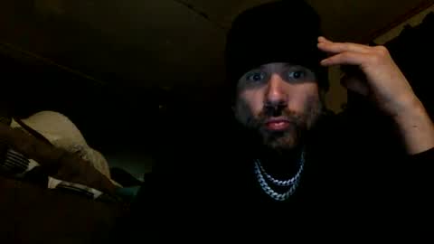 Snapshot of realzilla69 chatting on February 25, 5:52 am realzilla69 online show from February 25, 5:52 am