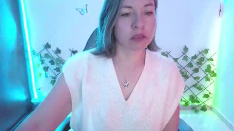 Rebbeca online show from February 13, 1:18 pm