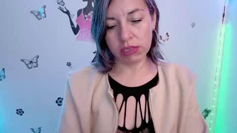 Snapshot of rebbeca09 chatting on June 2, 1:13 pm Rebbeca online show from June 2, 1:13 pm