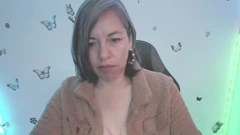 Snapshot of rebbeca09 chatting on June 7, 12:09 pm Rebbeca online show from June 7, 12:09 pm